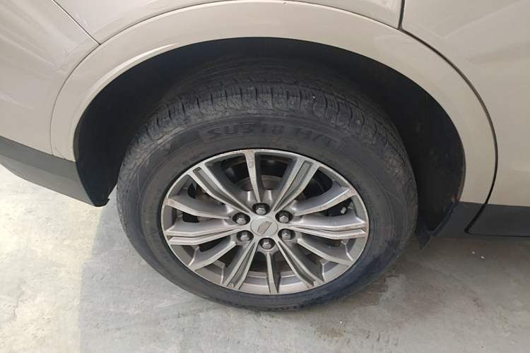 Used Cadillac XT5 2016 25T Luxury Model Exterior 5