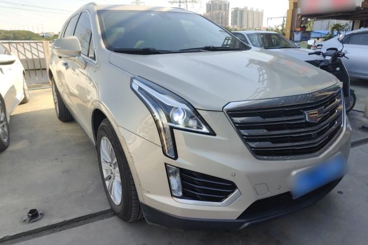 Used Cadillac XT5 2016 28T Four-Wheel Drive Tech Version Front Right 45 Deg
