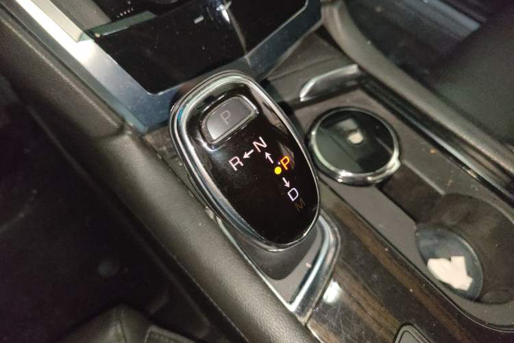 Used Cadillac XT5 2016 25T Luxury Model Gear Lever