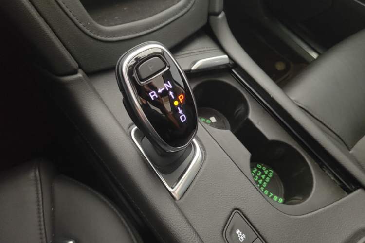 Used Cadillac XT5 2016 25T Luxury Model Gear Lever
