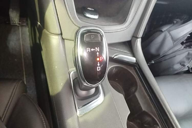 Used Cadillac XT5 2016 25T Luxury Model Gear Lever
