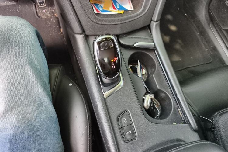 Used Cadillac XT5 2016 25T Luxury Model Gear Lever