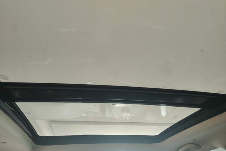 Used Cadillac XT5 2016 25T Luxury Model Headliner