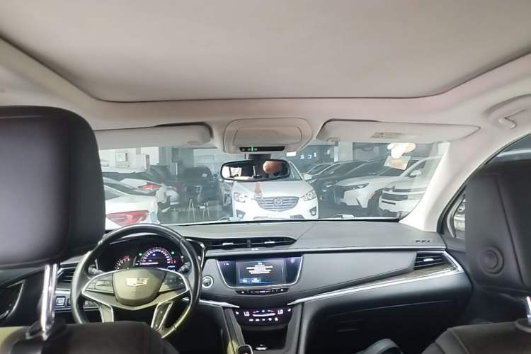Used Cadillac XT5 2016 25T Luxury Model Headliner