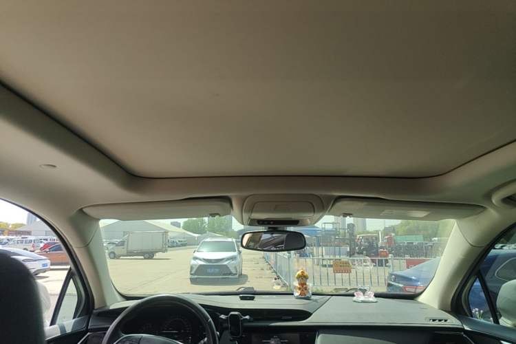 Used Cadillac XT5 2016 25T Luxury Model Headliner