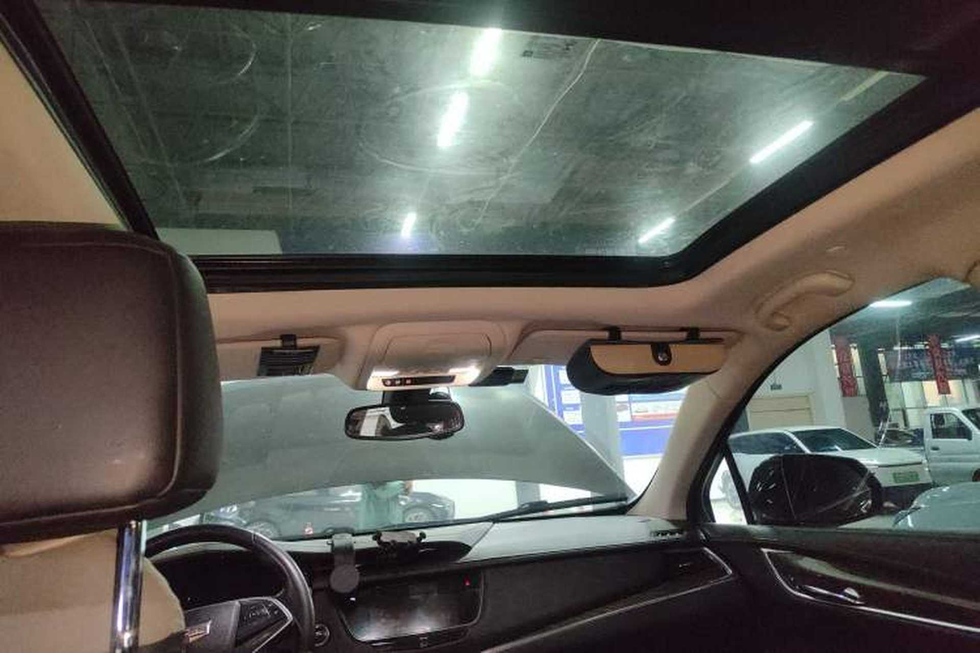Used Cadillac XT5 2016 25T Luxury Model Headliner
