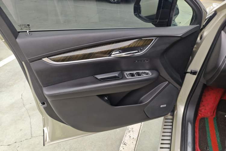 Used Cadillac XT5 2016 28T Four-Wheel Drive Luxury Model Left Front Door Interior