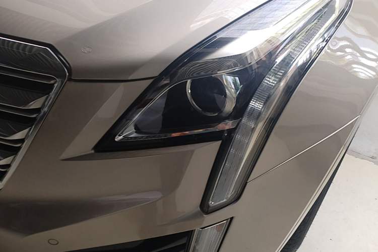 Used Cadillac XT5 2016 25T Luxury Model Left Front Headlight