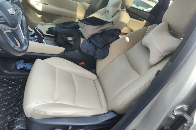 Used Cadillac XT5 2016 28T Four-Wheel Drive Tech Version Left Front Seat