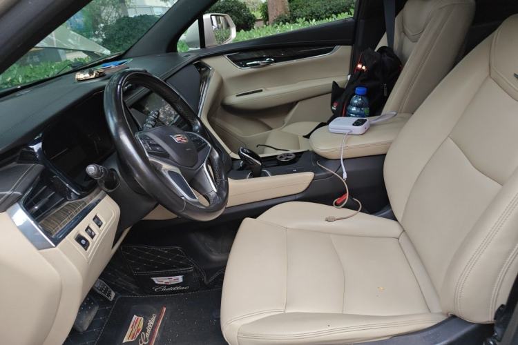 Used Cadillac XT5 2016 25T Tech Edition Left Front Seat