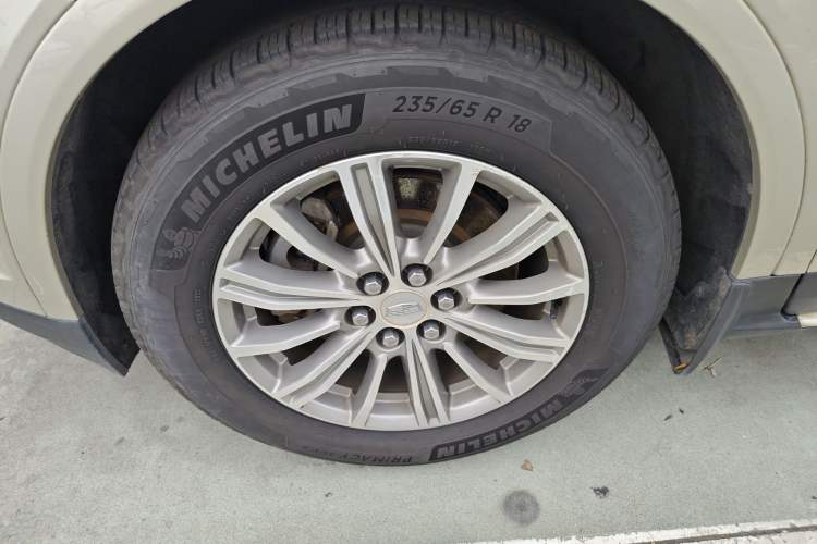 Used Cadillac XT5 2016 28T Four-Wheel Drive Luxury Model Left Front Wheel Hub