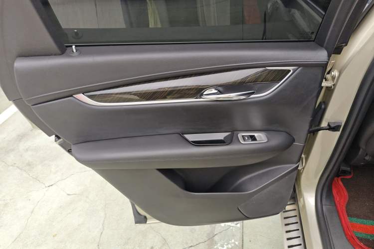 Used Cadillac XT5 2016 28T Four-Wheel Drive Luxury Model Left Rear Door Interior