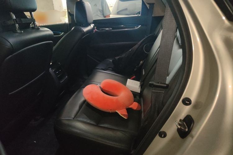Used Cadillac XT5 2016 25T Luxury Model Left Rear Seat