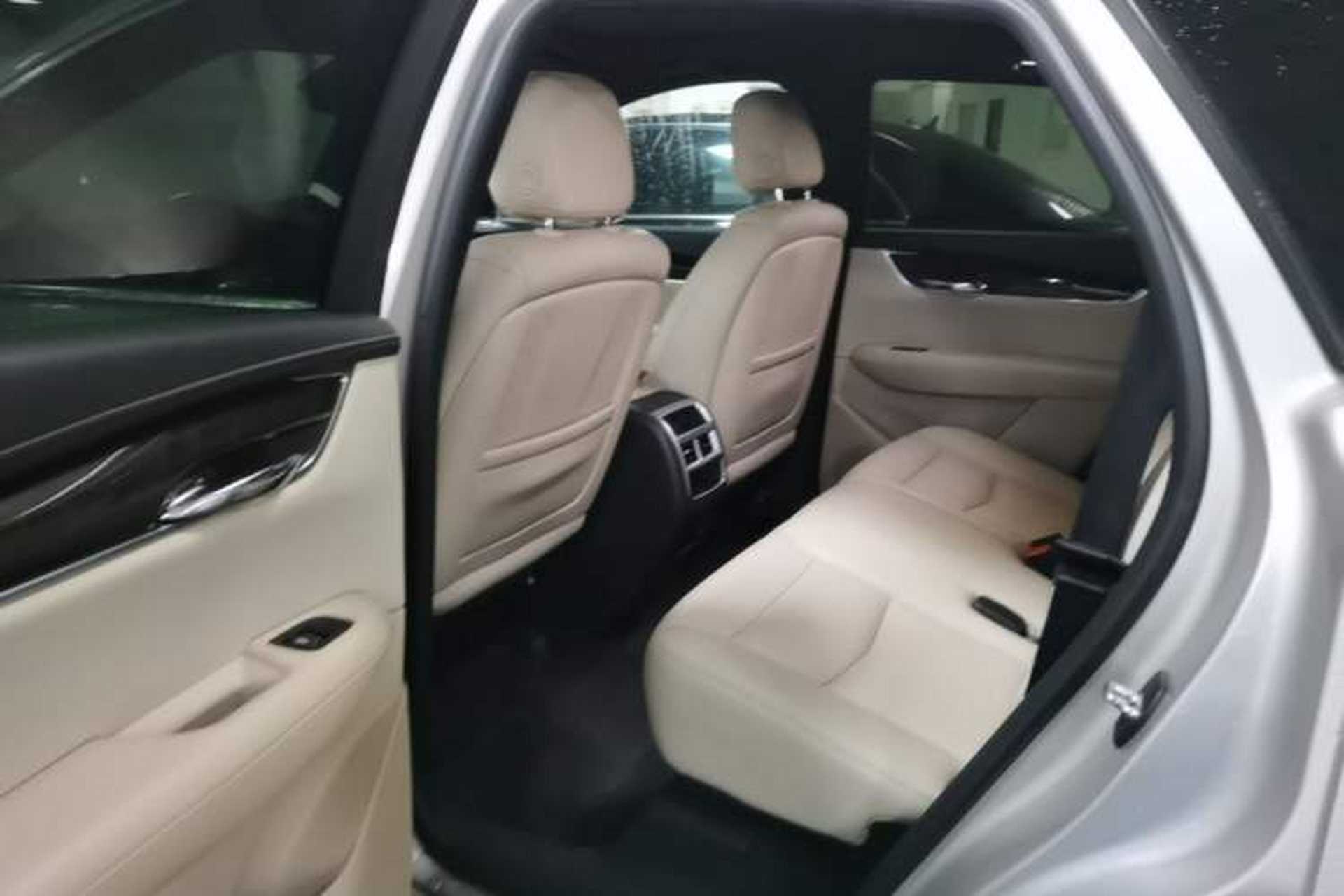 Used Cadillac XT5 2016 28T Four-Wheel Drive Tech Version Left Rear Seat