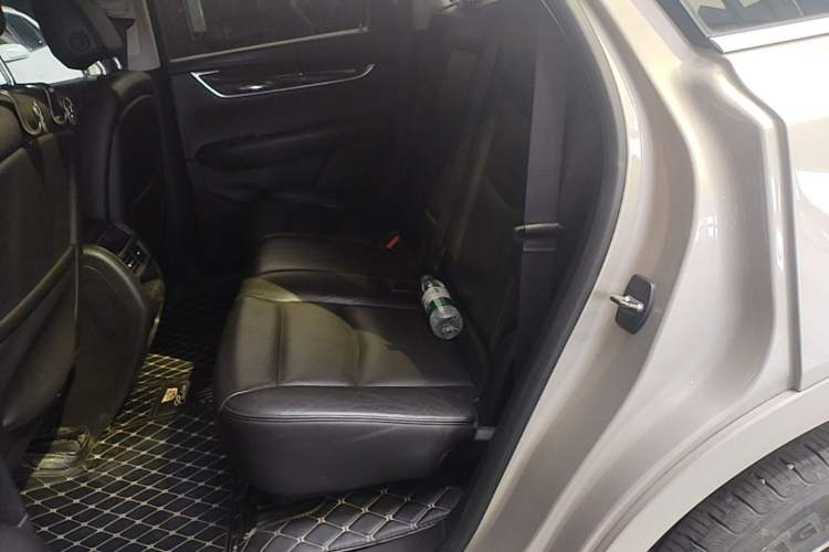 Used Cadillac XT5 2016 25T Luxury Model Left Rear Seat