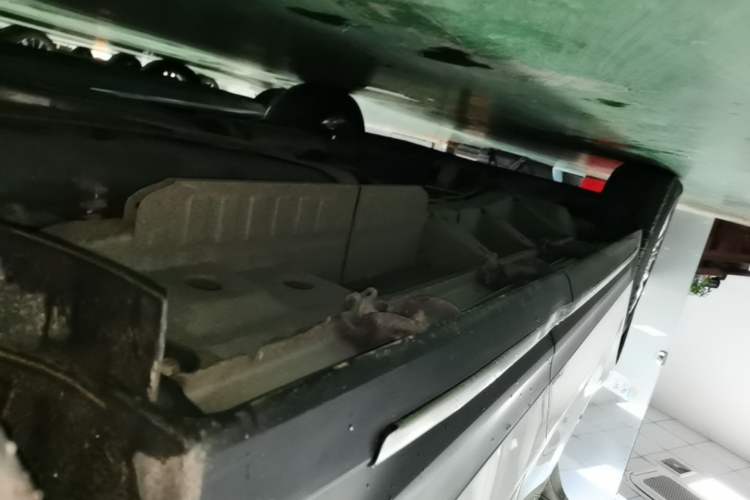 Used Cadillac XT5 2016 28T Four-Wheel Drive Tech Version Left Side Sill