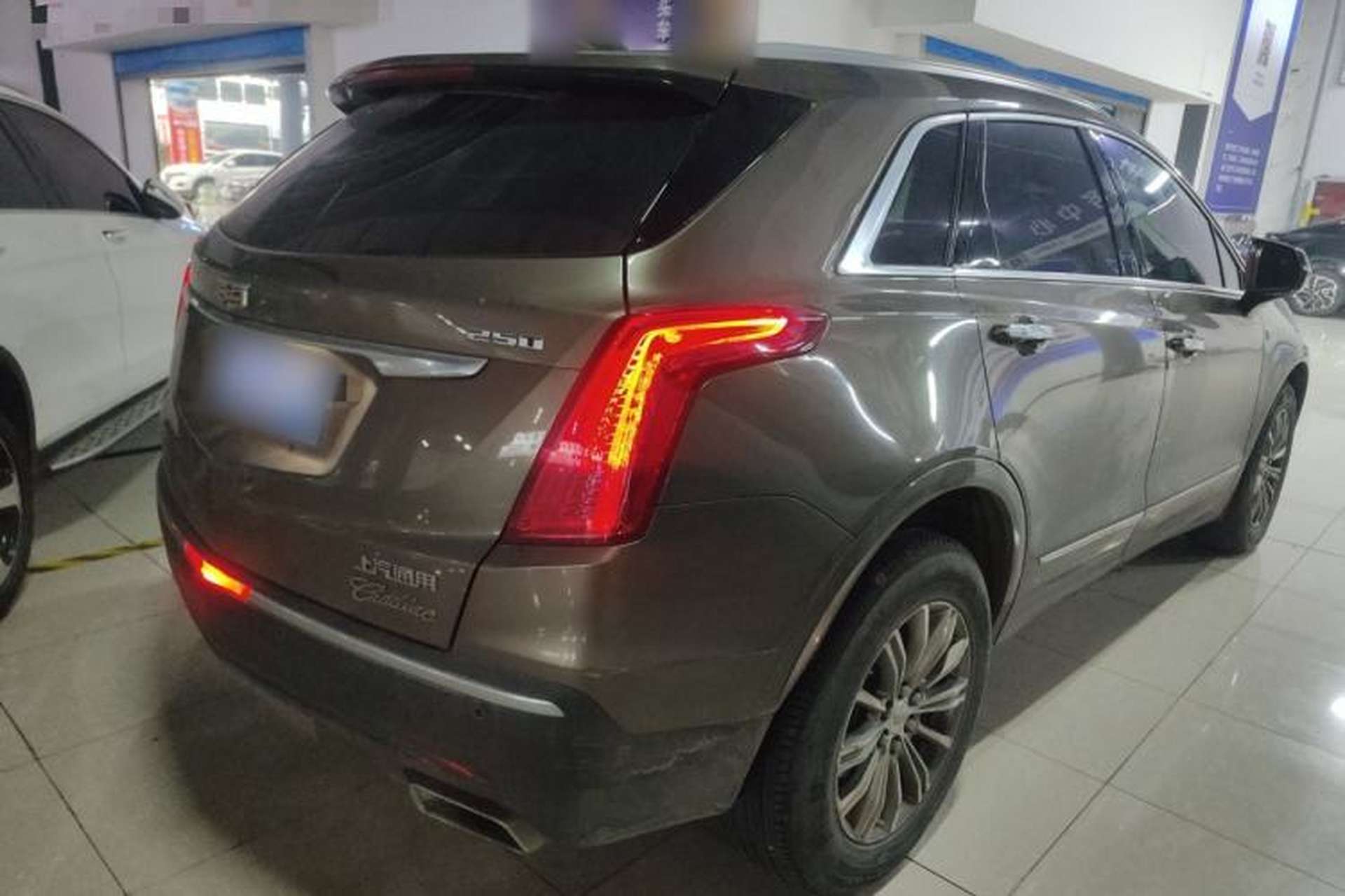 Used Cadillac XT5 2016 25T Luxury Model Rear Right 45 Deg