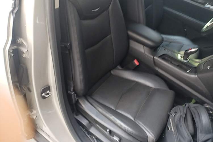Used Cadillac XT5 2016 25T Luxury Model Right Front Seat