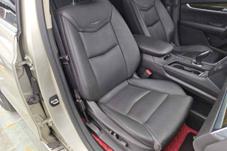 Used Cadillac XT5 2016 28T Four-Wheel Drive Luxury Model Right Front Seat