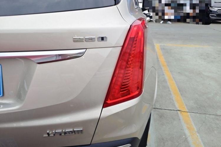 Used Cadillac XT5 2016 28T Four-Wheel Drive Luxury Model Right Rear Taillight