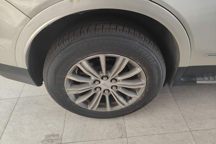 Used Cadillac XT5 2016 25T Luxury Model Right Rear Wheel Hub