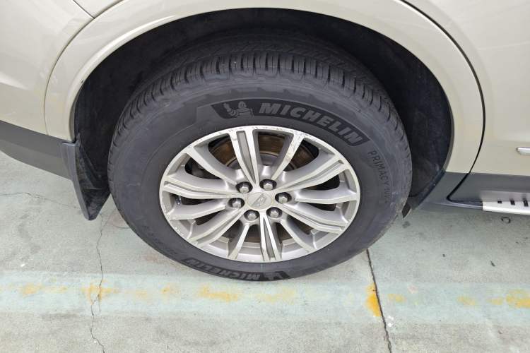 Used Cadillac XT5 2016 28T Four-Wheel Drive Luxury Model Right Rear Wheel Hub