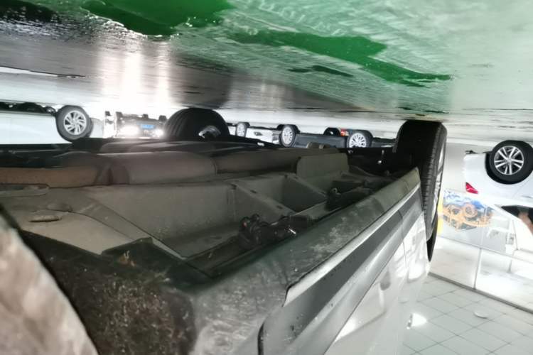 Used Cadillac XT5 2016 28T Four-Wheel Drive Tech Version Right Side Sill