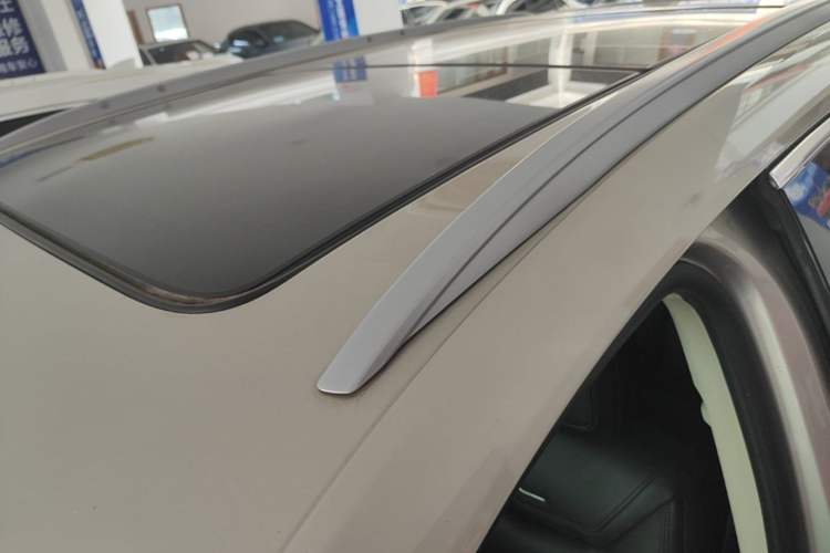 Used Cadillac XT5 2016 25T Luxury Model Roof