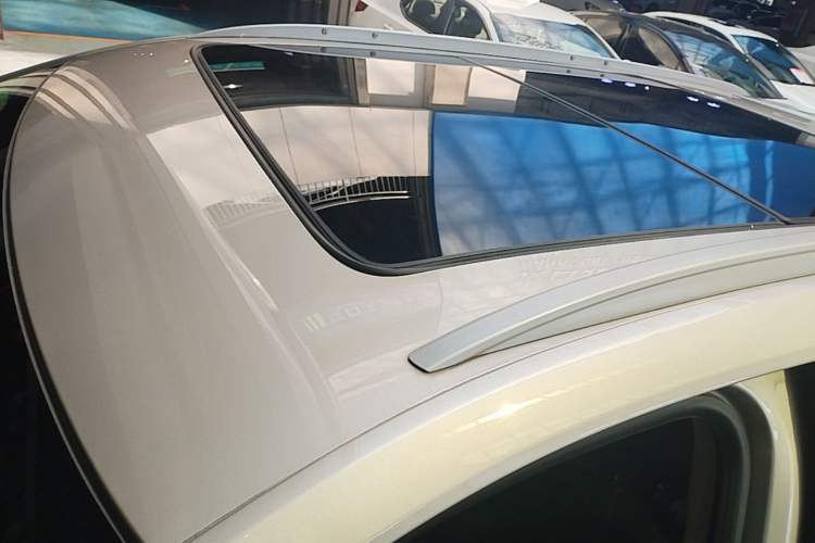 Used Cadillac XT5 2016 25T Luxury Model Roof