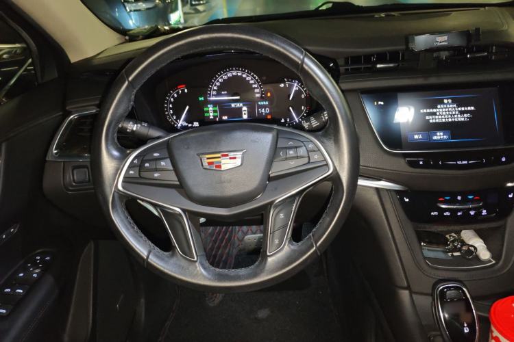 Used Cadillac XT5 2016 28T Four-Wheel Drive Tech Version Steering Wheel