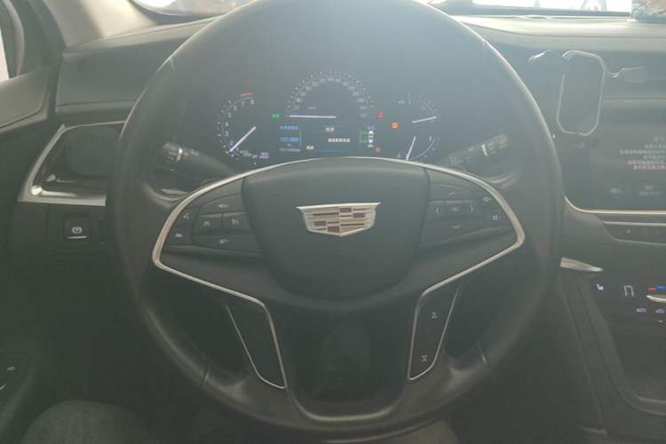 Used Cadillac XT5 2016 25T Luxury Model Steering Wheel