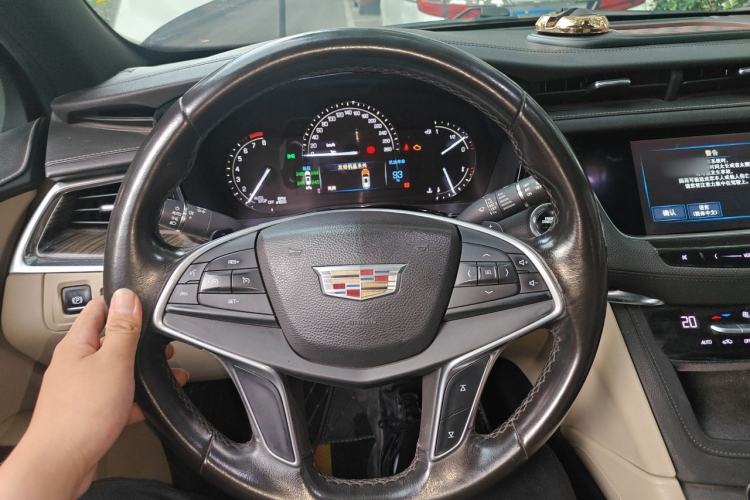 Used Cadillac XT5 2016 25T Tech Edition Steering Wheel