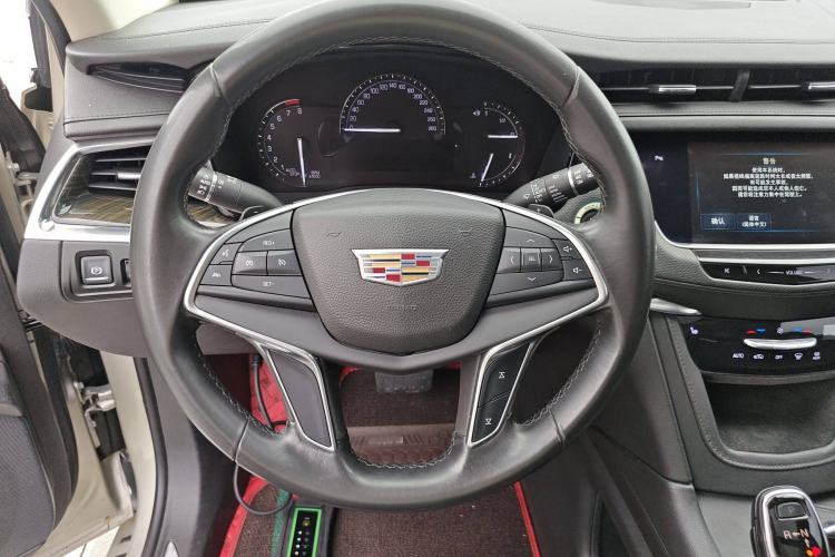 Used Cadillac XT5 2016 28T Four-Wheel Drive Luxury Model Steering Wheel