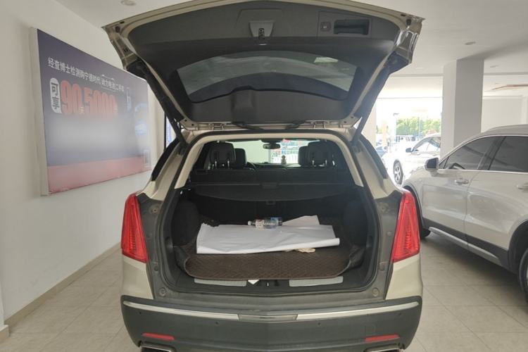 Used Cadillac XT5 2016 25T Luxury Model Trunk