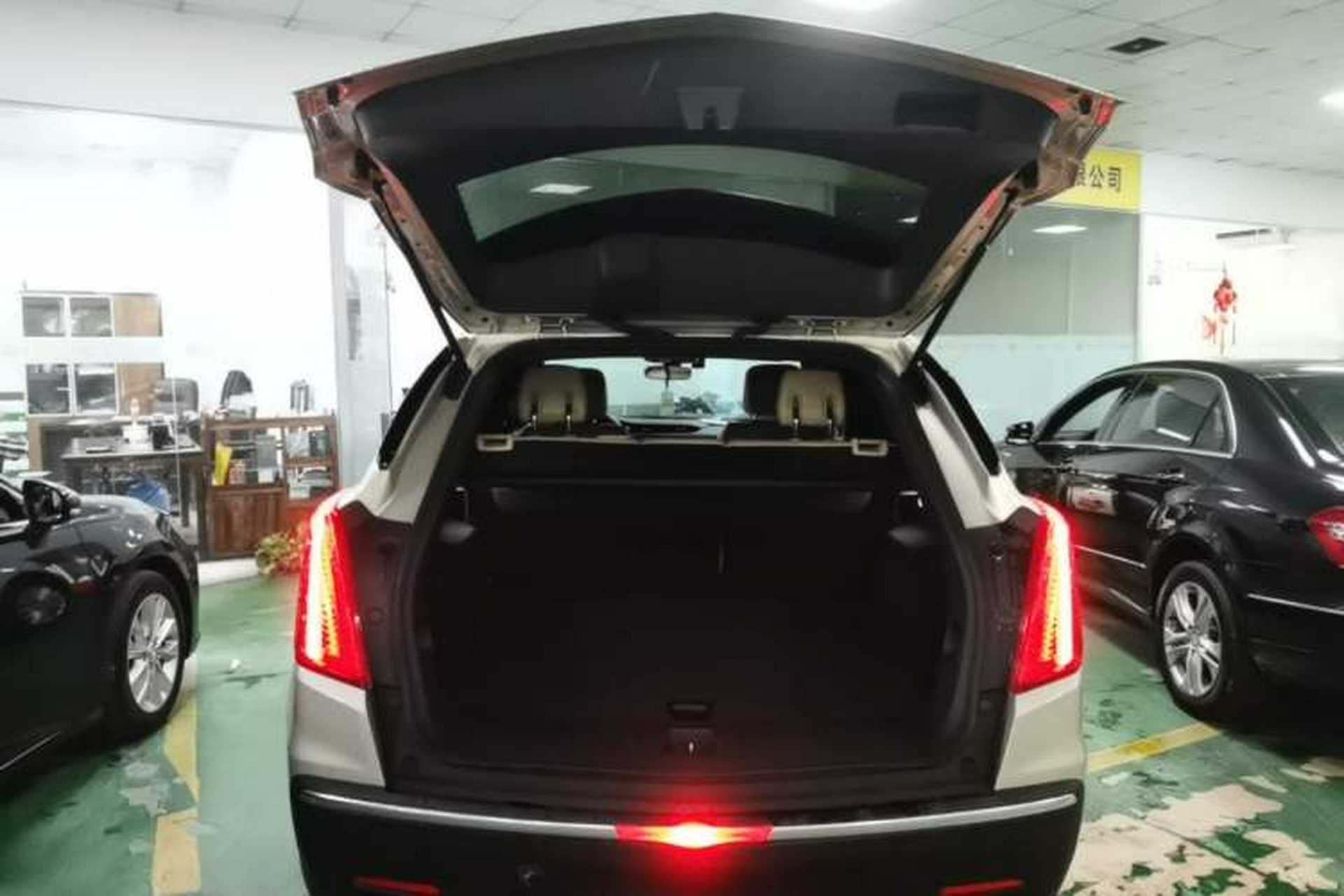 Used Cadillac XT5 2016 28T Four-Wheel Drive Tech Version Trunk