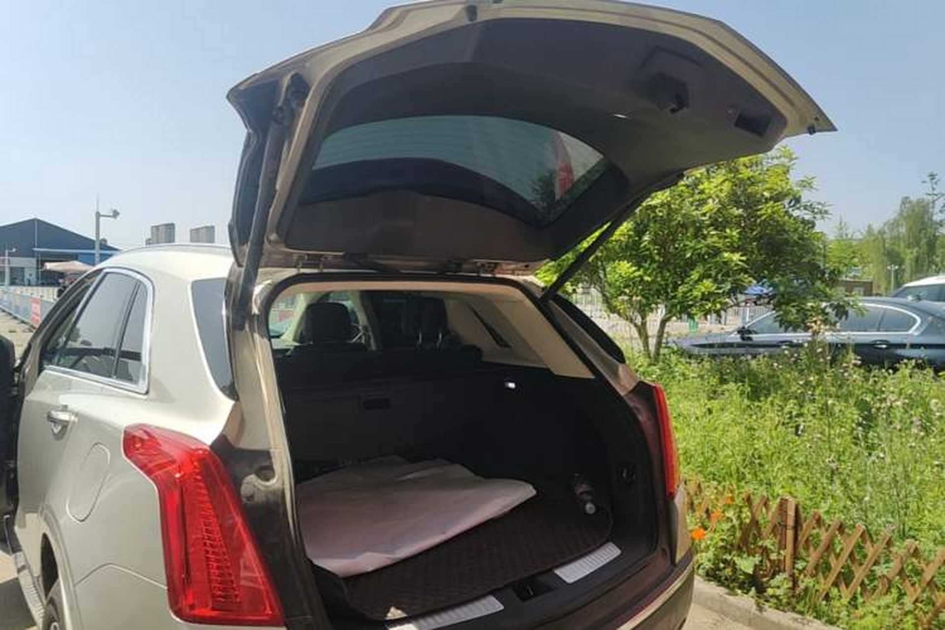 Used Cadillac XT5 2016 25T Luxury Model Trunk