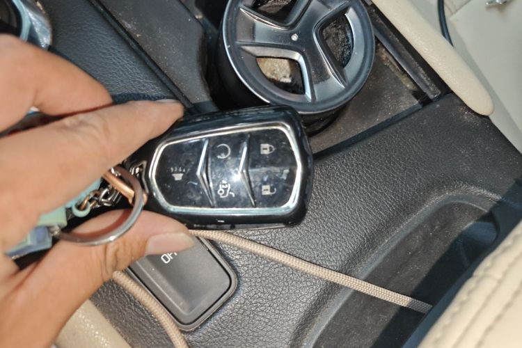 Used Cadillac XT5 2016 25T Tech Edition Vehicle Key