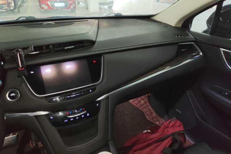 Used Cadillac XT5 2017 Anniversary Edition 28T Four-Wheel Drive Luxury Model Audio And AC Panel