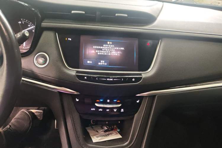 Used Cadillac XT5 2017 Anniversary Edition 28T Four-Wheel Drive Luxury Model Audio And AC Panel