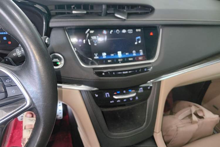 Used Cadillac XT5 2017 Anniversary Edition 28T Four-Wheel Drive Tech Model Audio And AC Panel