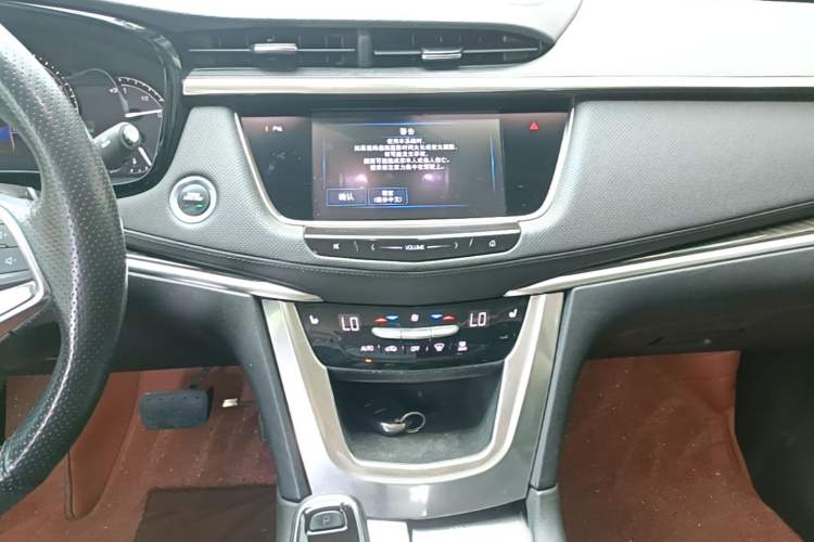 Used Cadillac XT5 2017 Anniversary Edition 25T Luxury Model Audio And AC Panel