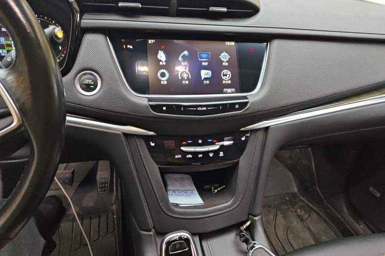 Used Cadillac XT5 2017 Anniversary Edition 25T Luxury Model Audio And AC Panel