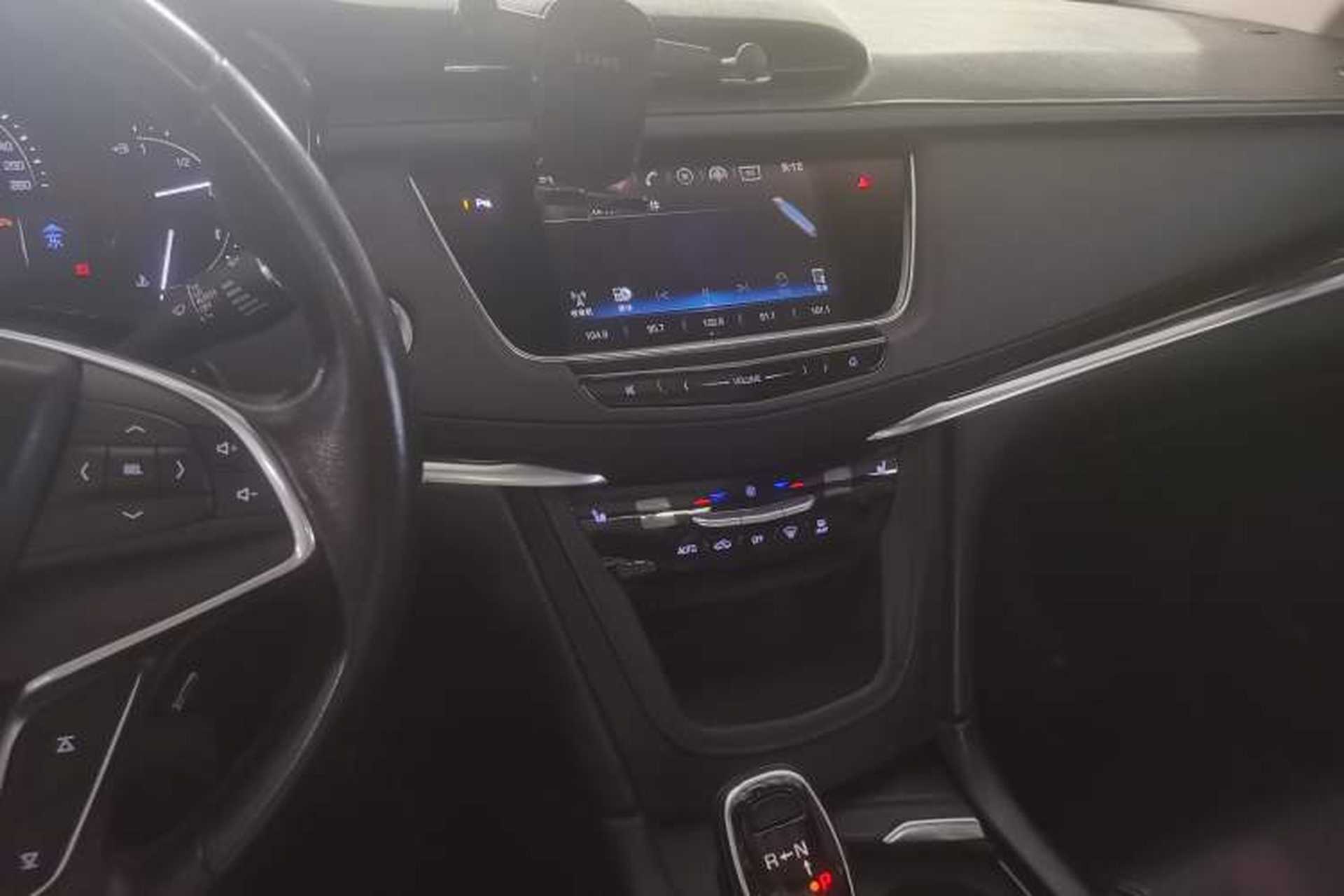 Used Cadillac XT5 2017 Anniversary Edition 25T Luxury Model Audio And AC Panel