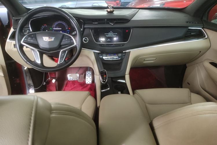Used Cadillac XT5 2017 Anniversary Edition 28T Four-Wheel Drive Tech Model Center Console