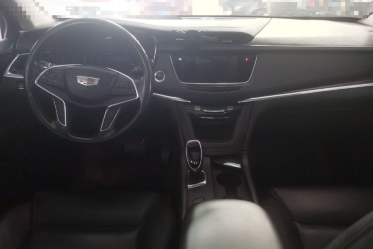 Used Cadillac XT5 2017 Anniversary Edition 25T Luxury Model Center Console