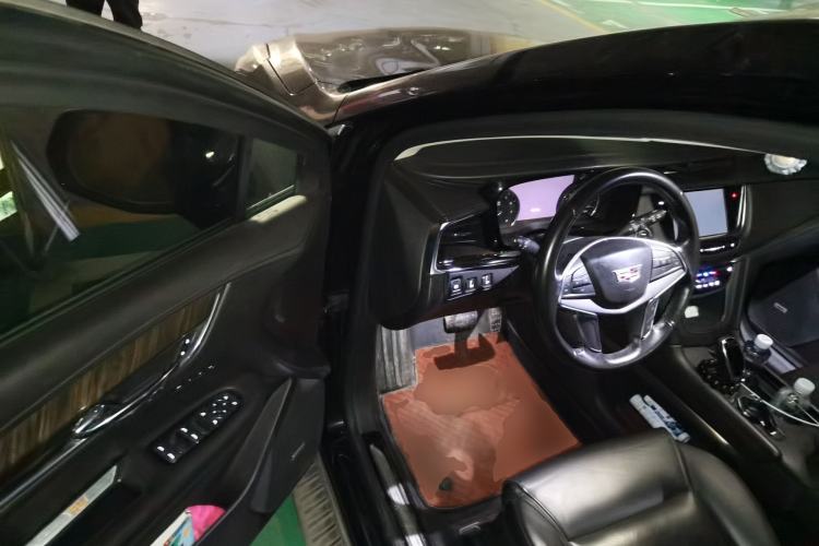 Used Cadillac XT5 2017 Anniversary Edition 25T Luxury Model Driver Seat