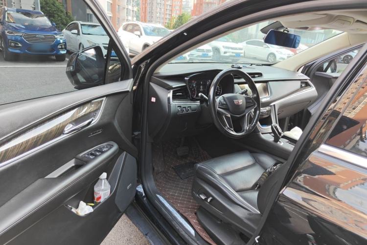 Used Cadillac XT5 2017 Anniversary Edition 25T Luxury Model Driver Seat