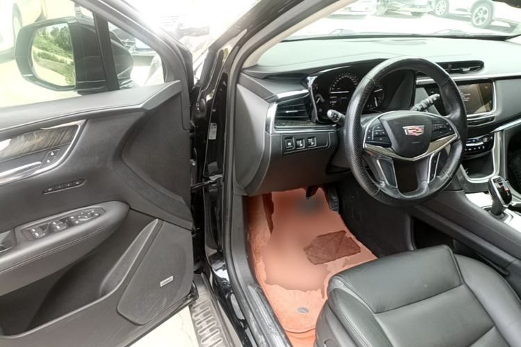 Used Cadillac XT5 2017 Anniversary Edition 25T Luxury Model Driver Seat