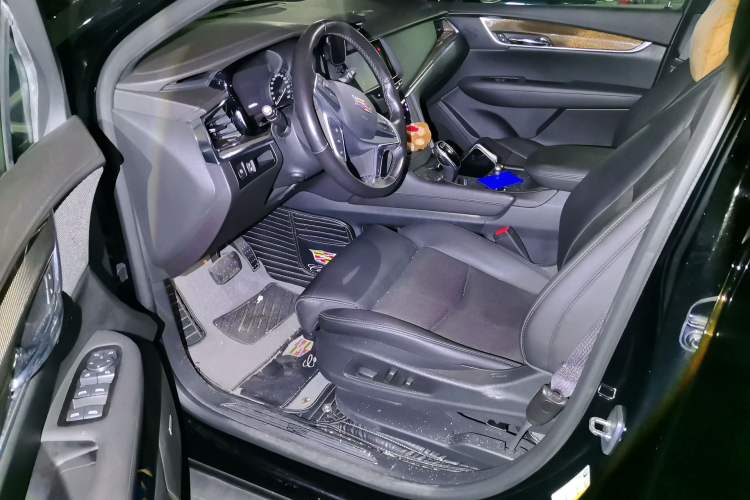 Used Cadillac XT5 2017 Anniversary Edition 28T All-Wheel-Drive Leading Model Driver Seat