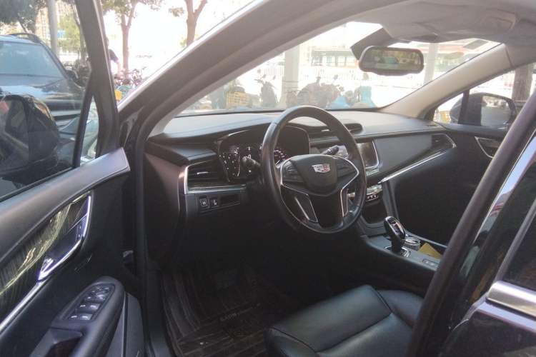 Used Cadillac XT5 2017 Anniversary Edition 28T Four-Wheel Drive Tech Model Driver Seat